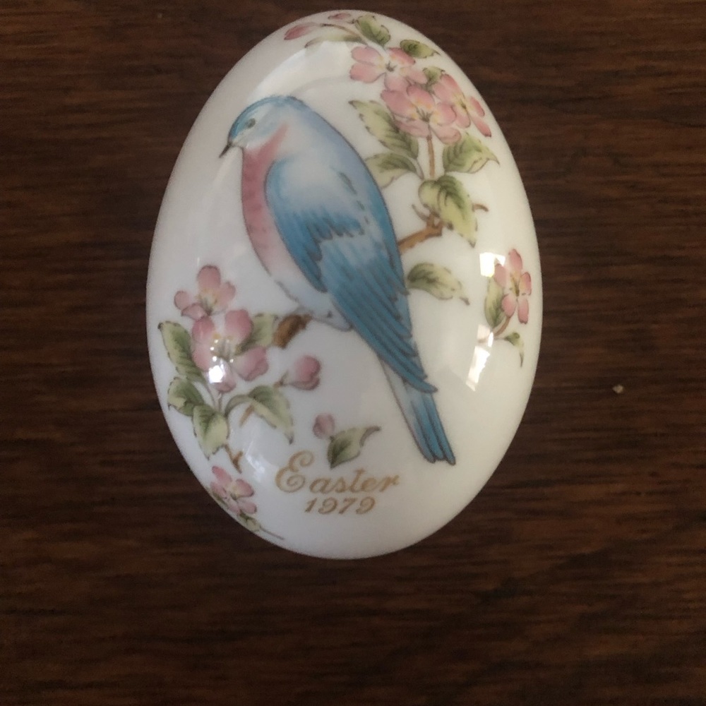 Vintage 1979 Noritake Limited Edition Bone China Easter Egg - Picture 2 of 4